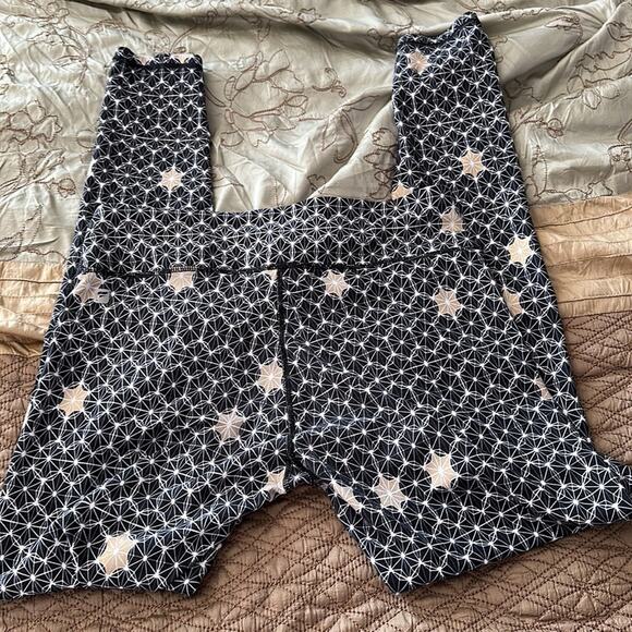 Fabletics | Black and Gold printed leggings Size S - Picture 8 of 9